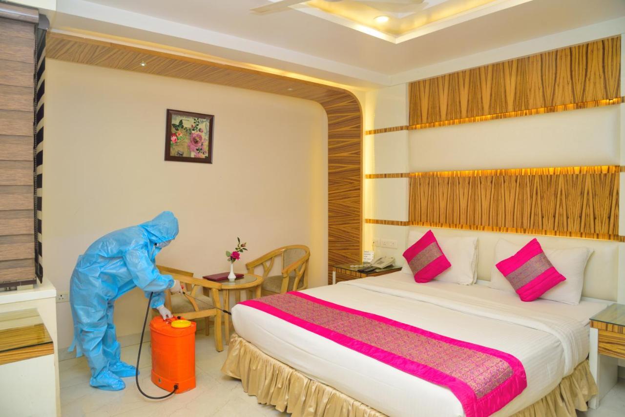 Hotel Aman Continental - 2Mins From Railway Station And 5 Mins From Metro Nueva Delhi Exterior foto