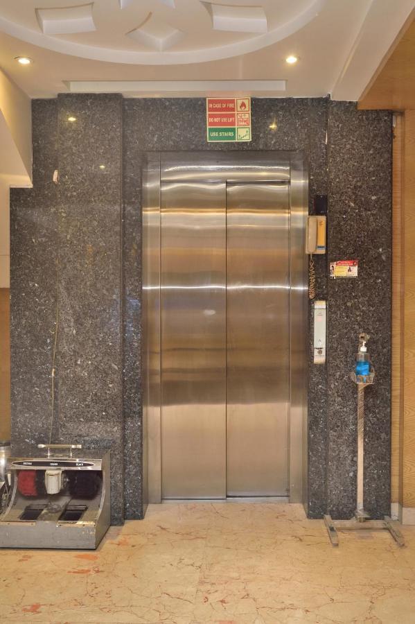 Hotel Aman Continental - 2Mins From Railway Station And 5 Mins From Metro Nueva Delhi Exterior foto