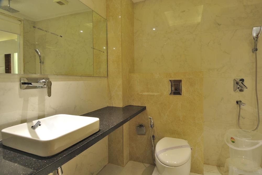 Hotel Aman Continental - 2Mins From Railway Station And 5 Mins From Metro Nueva Delhi Exterior foto