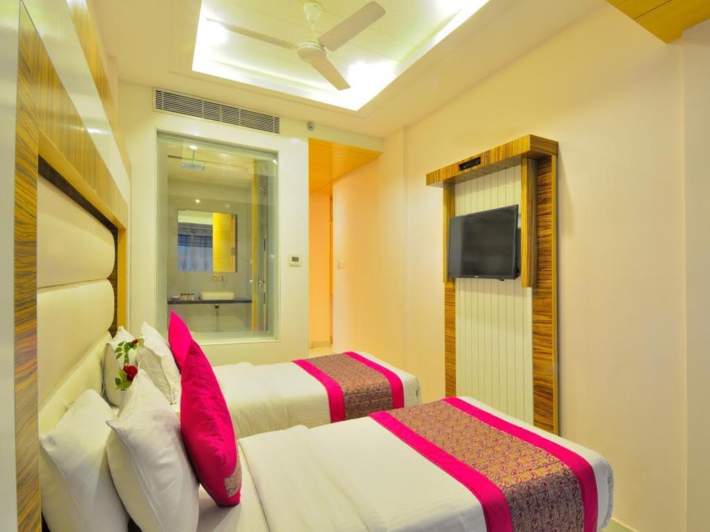 Hotel Aman Continental - 2Mins From Railway Station And 5 Mins From Metro Nueva Delhi Exterior foto