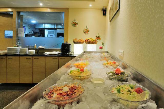 Hotel Aman Continental - 2Mins From Railway Station And 5 Mins From Metro Nueva Delhi Exterior foto